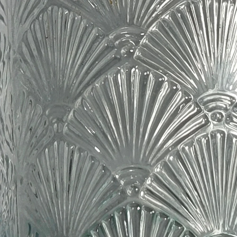 Cook With Color Glass Measuring Cup 2 Cup 16 oz Embossed Fan Shell Pattern Green
